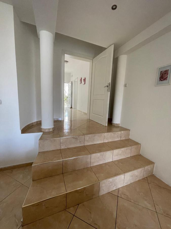 Apartments Rozela Улцинь Экстерьер фото